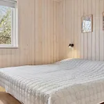 In With Sauna *