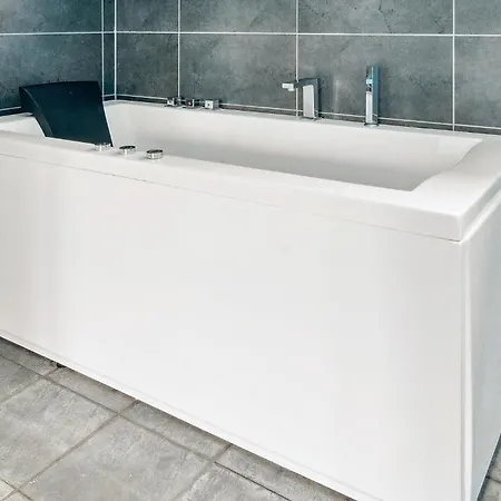 In With 6 Bedrooms, Sauna And Indoor Swimming Pool * Vejby