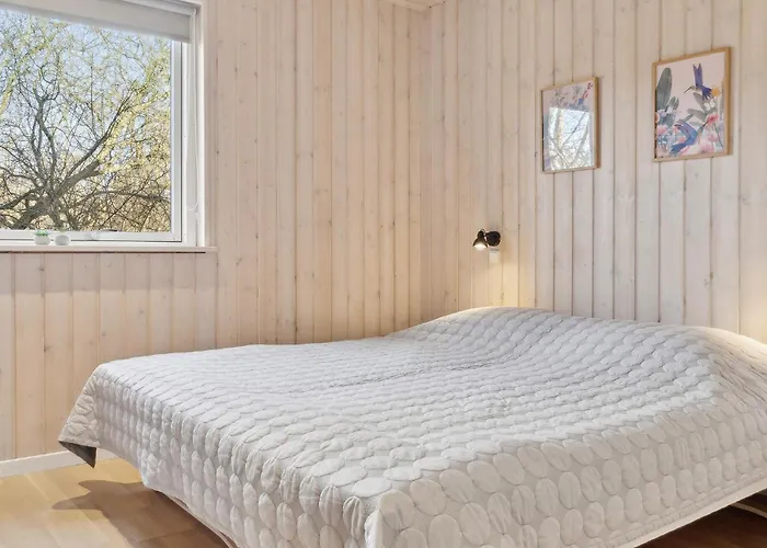 In With Sauna *